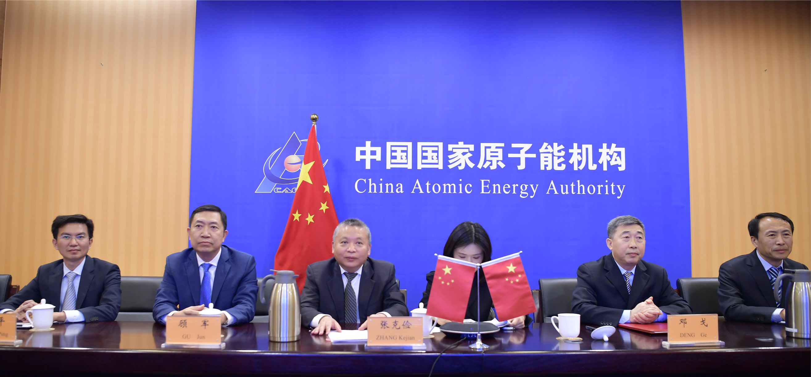 1634206388789701.jpg 00.jpg