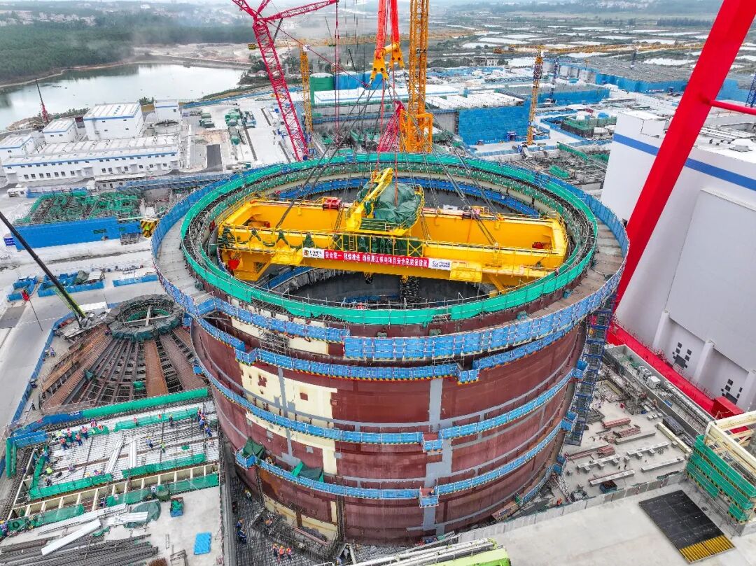 廉江核电1号机组环吊整体吊装就位
