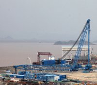 施工大吊车顺利完成2011年度检修