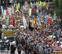 日本民间反核运动：从街头政治到走进国会
