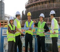 国务院国有重点大型企业监事会主席季晓南一行在海外核电项目检查指导