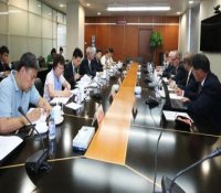 王寿君会见美国泰拉能源公司首席执行官一行