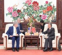 张克俭会见美国驻华大使布兰斯塔德