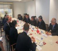 余剑锋陪同张克俭会见法国政商代表