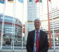濮励志：开发人工智能核电免灾系统，解决内陆空污问题