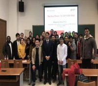 郑明光为清华大学国际硕士生授课