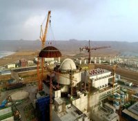 华龙一号海外首堆工程外层安全壳穹顶吊装成功
