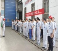 陕柴重工领导班子走进一线班组参加班前会